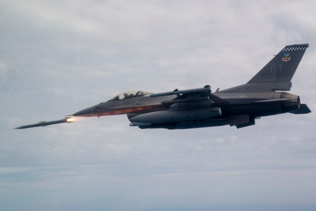 Collins to Create Tougher, Lighter and Recyclable Thermoplastic Fins for F-16 Jets