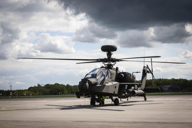 First Batch of Modernized Dutch Apache Echo Helicopters Now Combat-Ready
