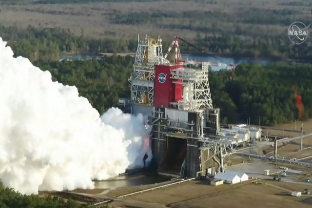 Boeing Completes Hot Fire Testing For Cryogenic Core Stage of NASA's Space Launch System
