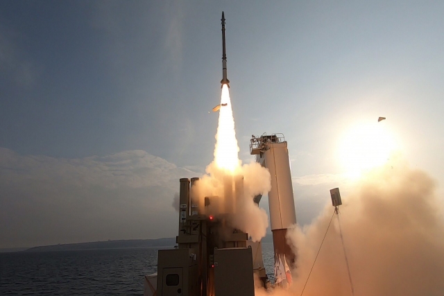 Israeli 'Iron Dome' Intercepts Cruise Missiles, UAVs in Test