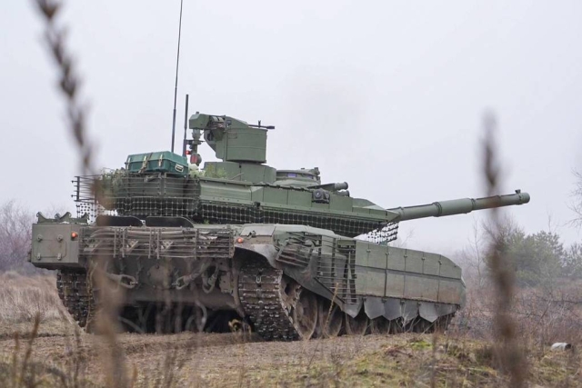 T-90 Tank with New Turret, Engine Delivered to Russian Forces