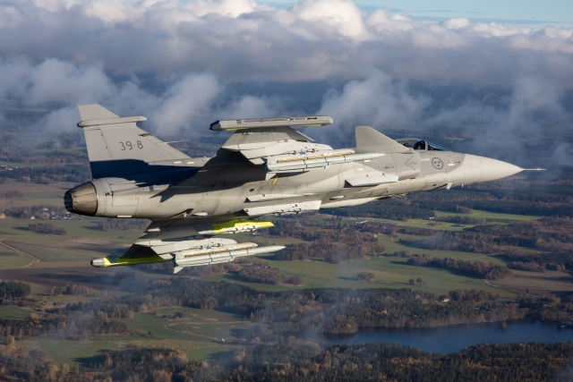 Saab, Boeing, Lockheed Submit Bids for Canadian Fighter Jet Procurement