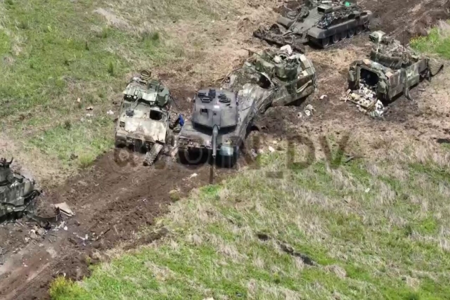 Thirteen Bradley Fighting Vehicles, 2 Leopard Tanks Destroyed in Ukraine in One Day