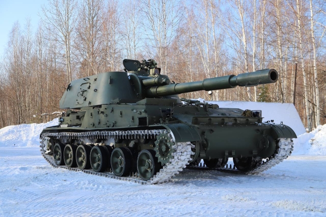 Russian Troops Receive Modernized Msta-S, Akatsiya Self-Propelled Artillery Systems