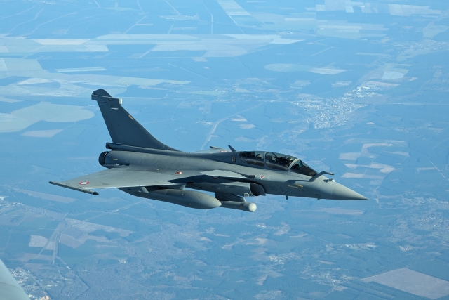 French DGA Tests Thales' Infrared Optics for Rafale F4.2 Upgrade