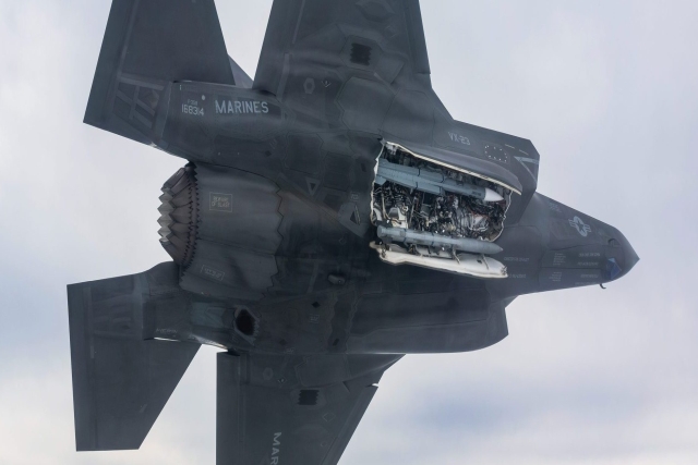 U.K. F-35B Jet Launches Meteor Missile from Internal Compartment