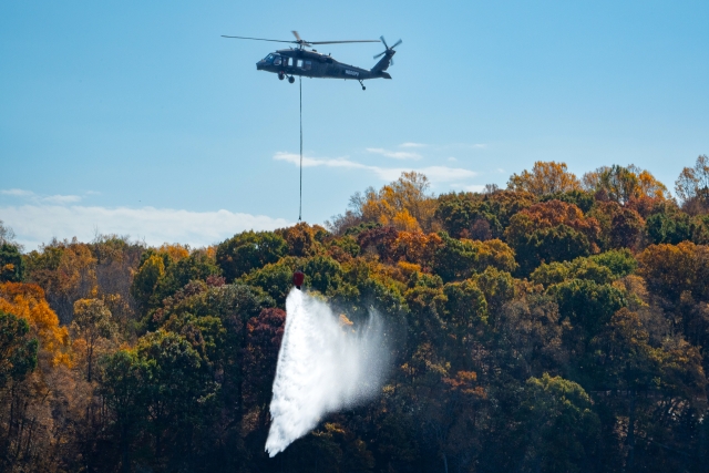 Sikorsky, Rain Demonstrate Autonomous Wildfire-Fighting Black Hawk Helicopter