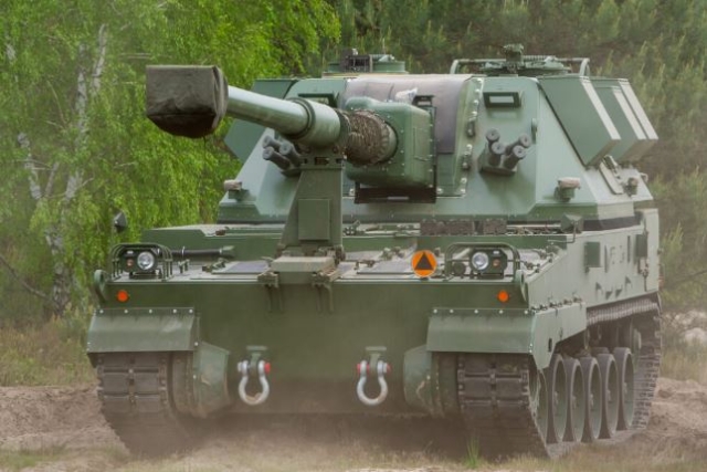 Russian Kransnopol Guided Projectile Destroys Poland-supplied Ukrainian Krab Self-propelled Gun