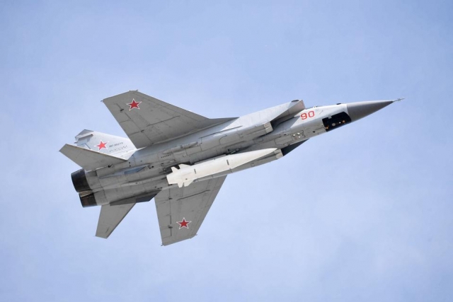 Russia Destroys Ukrainian Target with Hypersonic Missile