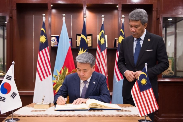 South Korea, Malaysia Sign FA-50 Jet Final Contract at LIMA 2023