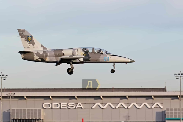 Two Ukrainian L-39 Combat Trainer Aircraft Collide in Mid-air, Pilots Killed