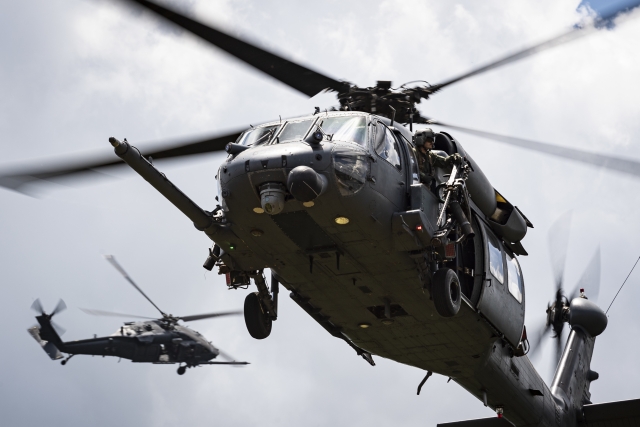 Two U.S. Army Blackhawk Helicopters Crash, Status of Crew Unknown