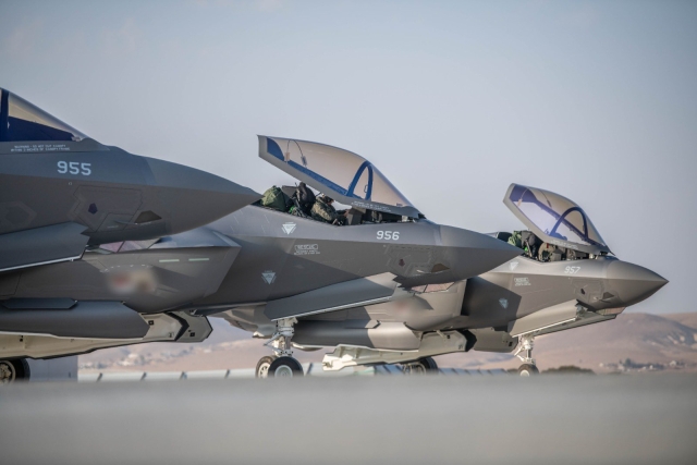 IRGC Simulates Ballistic Missile Strike on Israeli F-35 Hangars in National Guards Day Exercise