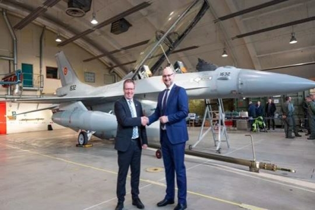 Norway Hands Over First 3 of 32 F-16 Jets Sold to Romania