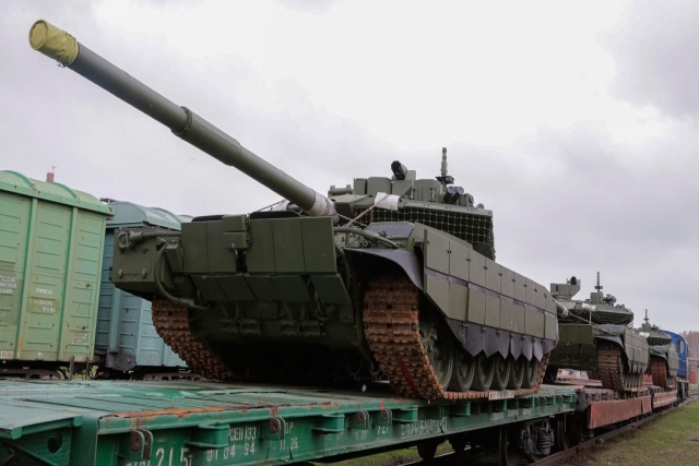 Russian Army Receives T-72B3M, T-90M Battle Tanks