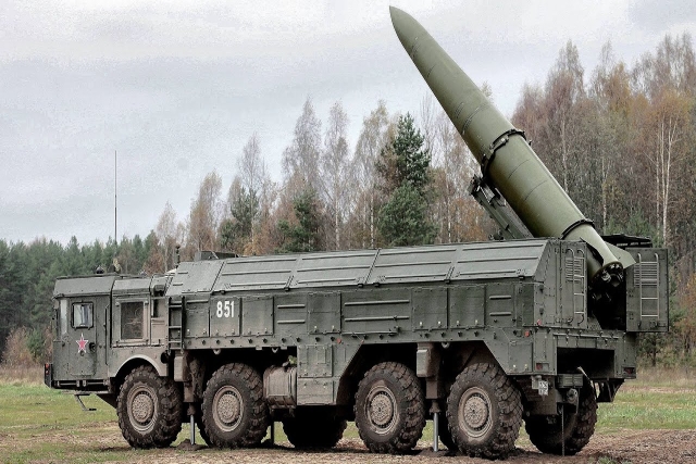 Russia Shocks the World - Preparing to Launch Small Nuclear Weapons from Belarus