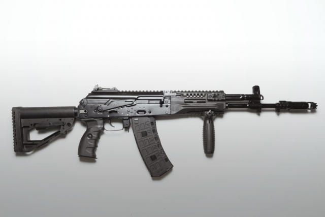 Kalashnikov Delivers 700 AK-12 Assault Rifles to Russian Troops 