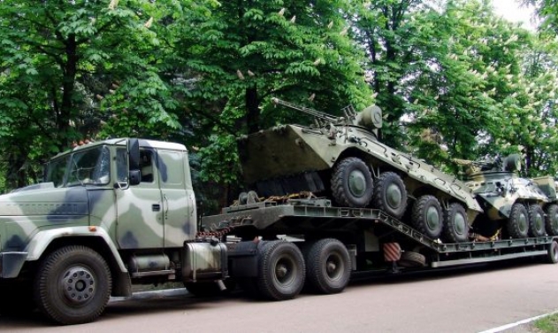 Ukrainian National Guard Receives Six Armored Personnel Carriers