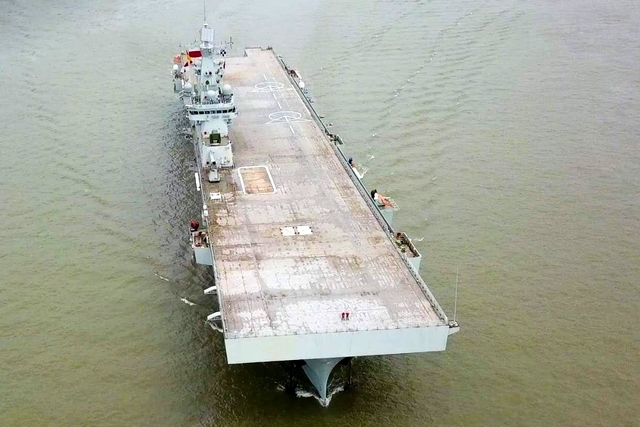 China’s first Type 075 LHD helicopter carrier begins Sea Trials