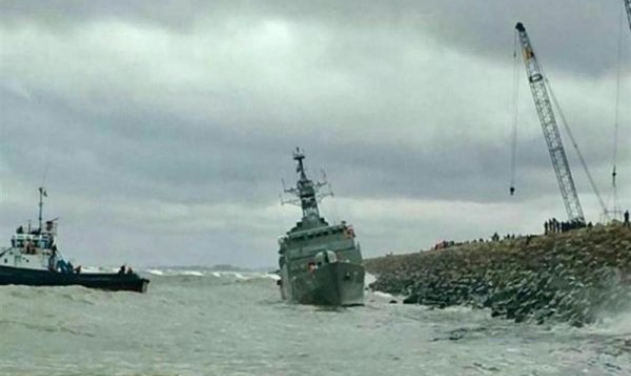 Iranian Destroyer Sinks After Crashing into Breakwater