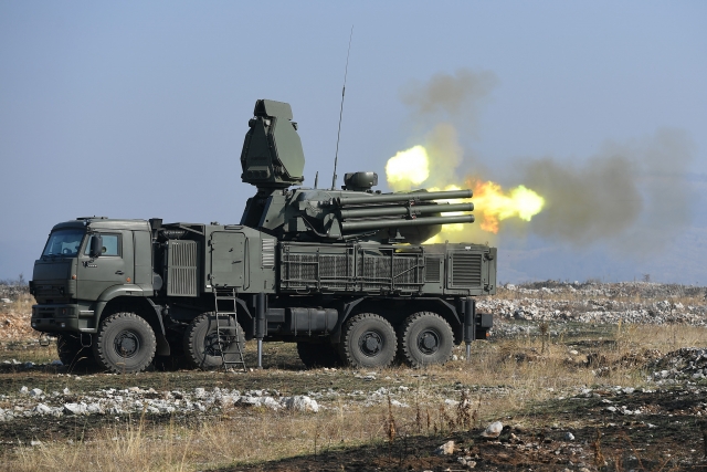 Russia’s Pantsir-S1 Systems Destroy ‘Enemy’ Drones Attacking S-400s