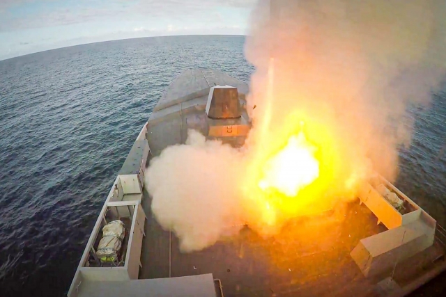 French Navy’s FREMM Frigate ‘Bretagne’ Fires MdCN Missile