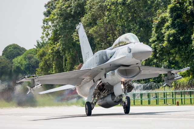 Singapore’s Upgraded F-16s Can Now Fire Israeli Python-5 Air-to-Air Missiles