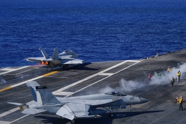 F/A-18F Jet Launched from US Aircraft Carrier crashes into Philippine Sea, Crew Eject