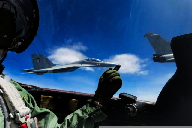 Indian Sukhois to get Advanced Avionics, Radars & Weapons