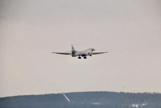 Russian Tu-160M Bomber with New Engines Completes Factory Tests
