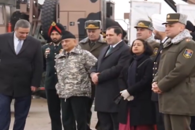 Armenia Displays Artillery Systems Acquired from India