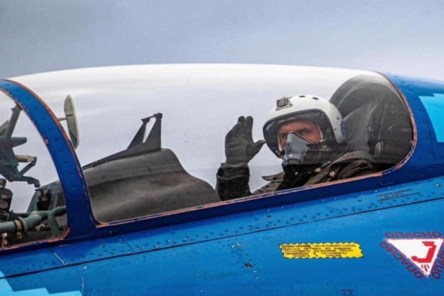 Ukrainian Top Gun Dies as Plane Shot Down