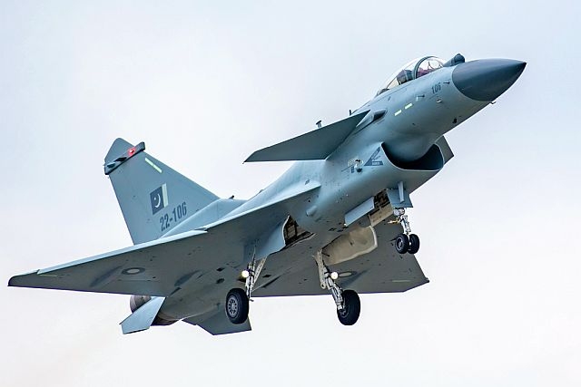 Pakistan Inducts Six Chinese-made J-10CE fighter jets 