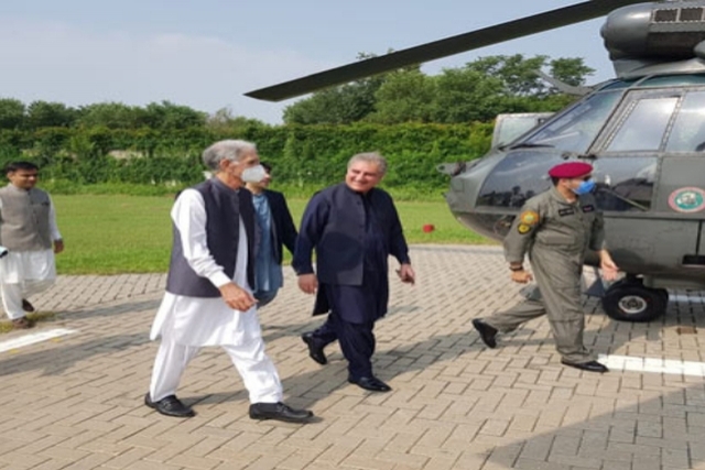 Pak PM Imran Bars Cabinet Ministers, Bureaucrats from Meeting Army Officials