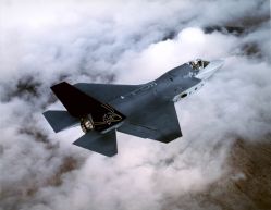 Delays In F-35 Fighter Program Affect US Hornet Fleet