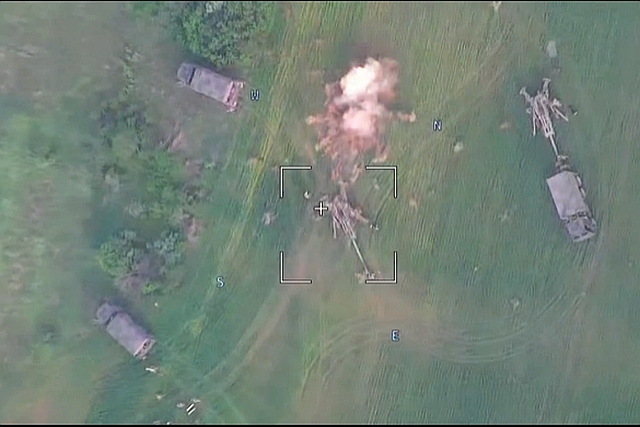 U.S.-made M777 Howitzers Destroyed in Russian Drone Strike in Ukraine