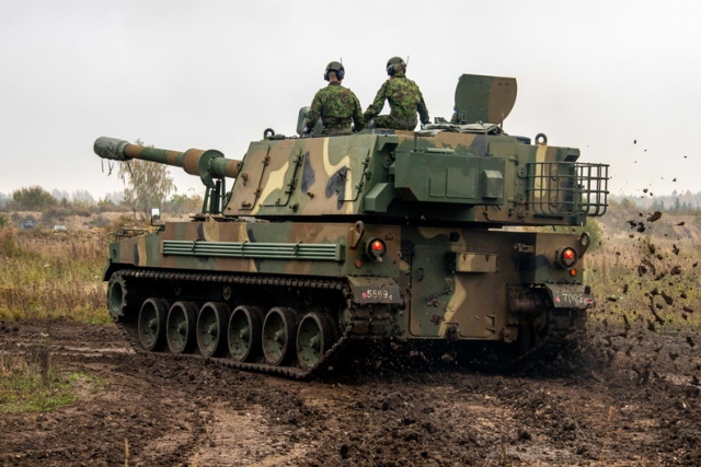 Estonia Receives S.Korean K9 Howitzers
