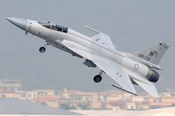 Chinese Fighter to Draw Eyeballs at Paris Air Show