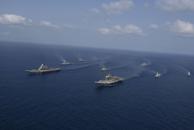 Indian Navy's Vikramaditya, Vikrant Showcase Combined Carrier Operations in Indian Oceans