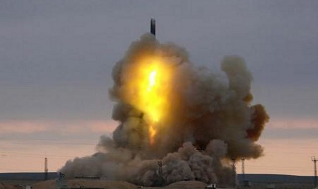 Russia Launches RS-18 Ballistic Missile 