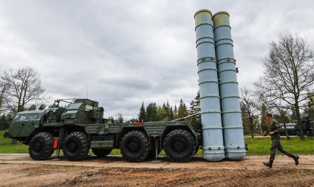 Russian Troops Arming Themselves with S-400 Air Defence Systems