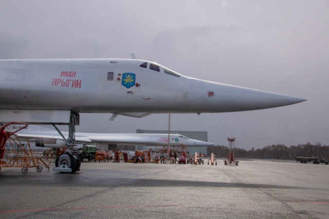 Russian Troops Receive Modernized Tu-160 Bombers