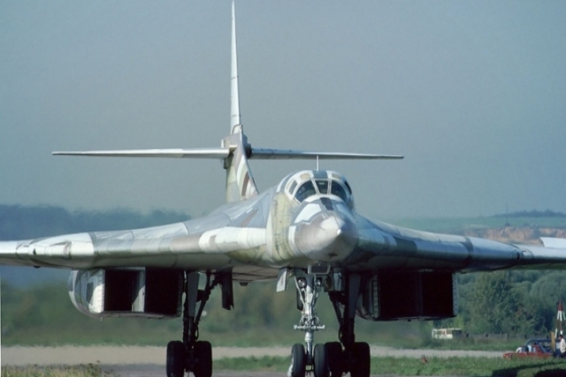 Upgraded Tu-160 Soviet-era Strategic Bomber to Enter Service in 2021