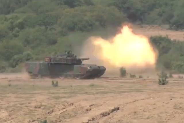 Pakistan Inducts Chinese-made VT-4 Main Battle Tank 