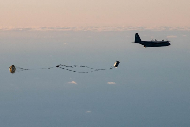 c-130j-transporter-drops-cruise-missile-from-cargo-bay-in-u-s-a-f-test